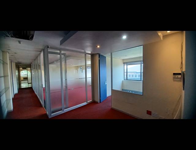 389M² OFFICE TO LET IN HYDE PARK